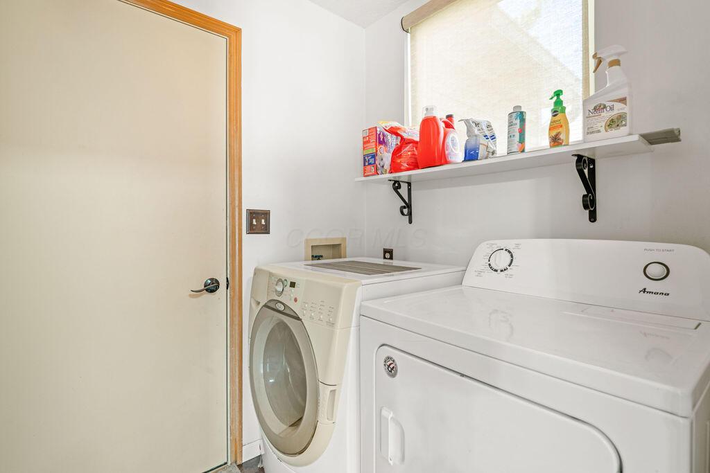 Hilliard, Ohio 43026, United States, 4 Bedrooms Bedrooms, ,3 BathroomsBathrooms,Residential,Contingent,113051