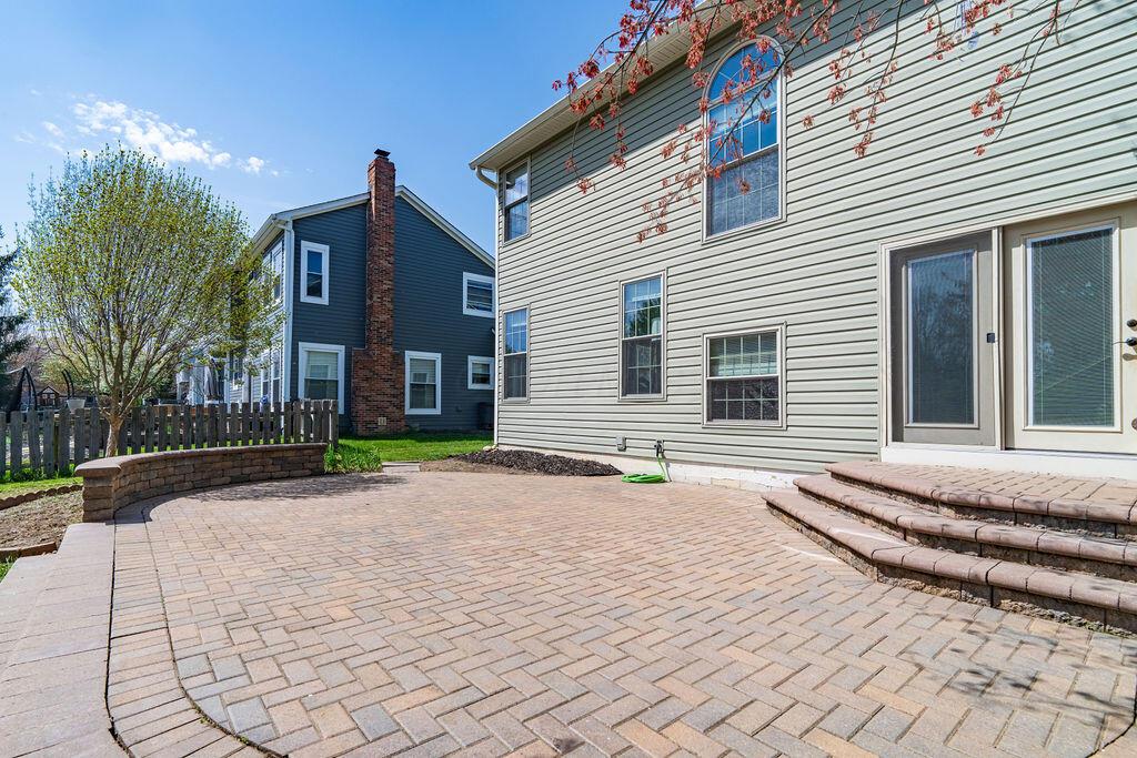 Hilliard, Ohio 43026, United States, 4 Bedrooms Bedrooms, ,3 BathroomsBathrooms,Residential,Contingent,113051