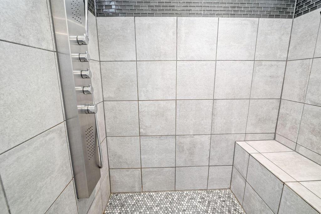 Hilliard, Ohio 43026, United States, 4 Bedrooms Bedrooms, ,3 BathroomsBathrooms,Residential,Contingent,113051