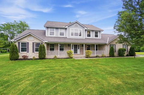 Photo of 8711 Gosling Way, Powell, OH 43065 (MLS # 226018920)