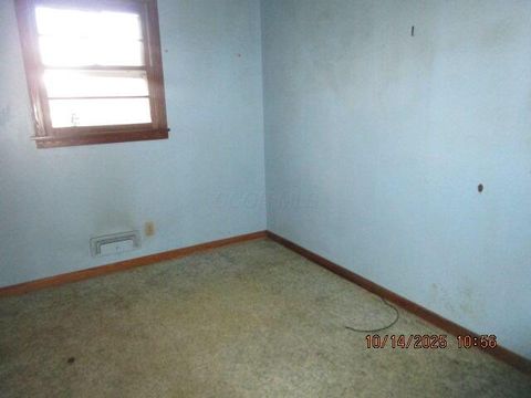 Tiny photo for 950 Federal Road, Little Hocking, OH 45742 (MLS # 225039643)
