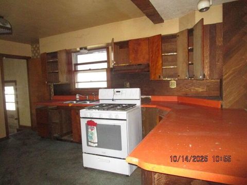 Tiny photo for 950 Federal Road, Little Hocking, OH 45742 (MLS # 225039643)