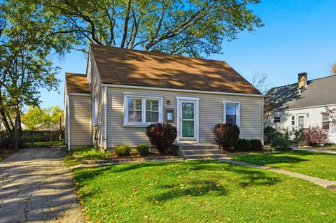 Photo of 3087 Hiawatha Street, Columbus, OH 43224 (MLS # 225042069)