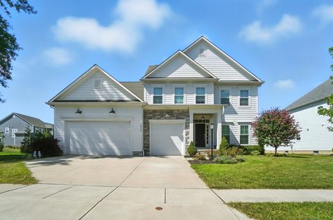 Photo of 6422 Albanese Circle, Dublin, OH 43016 (MLS # 225033304)