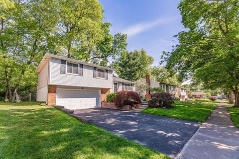 Photo of 2986 Woodloop Lane, Columbus, OH 43204 (MLS # 226016151)