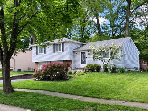 Photo of 2986 Woodloop Lane, Columbus, OH 43204 (MLS # 226016151)