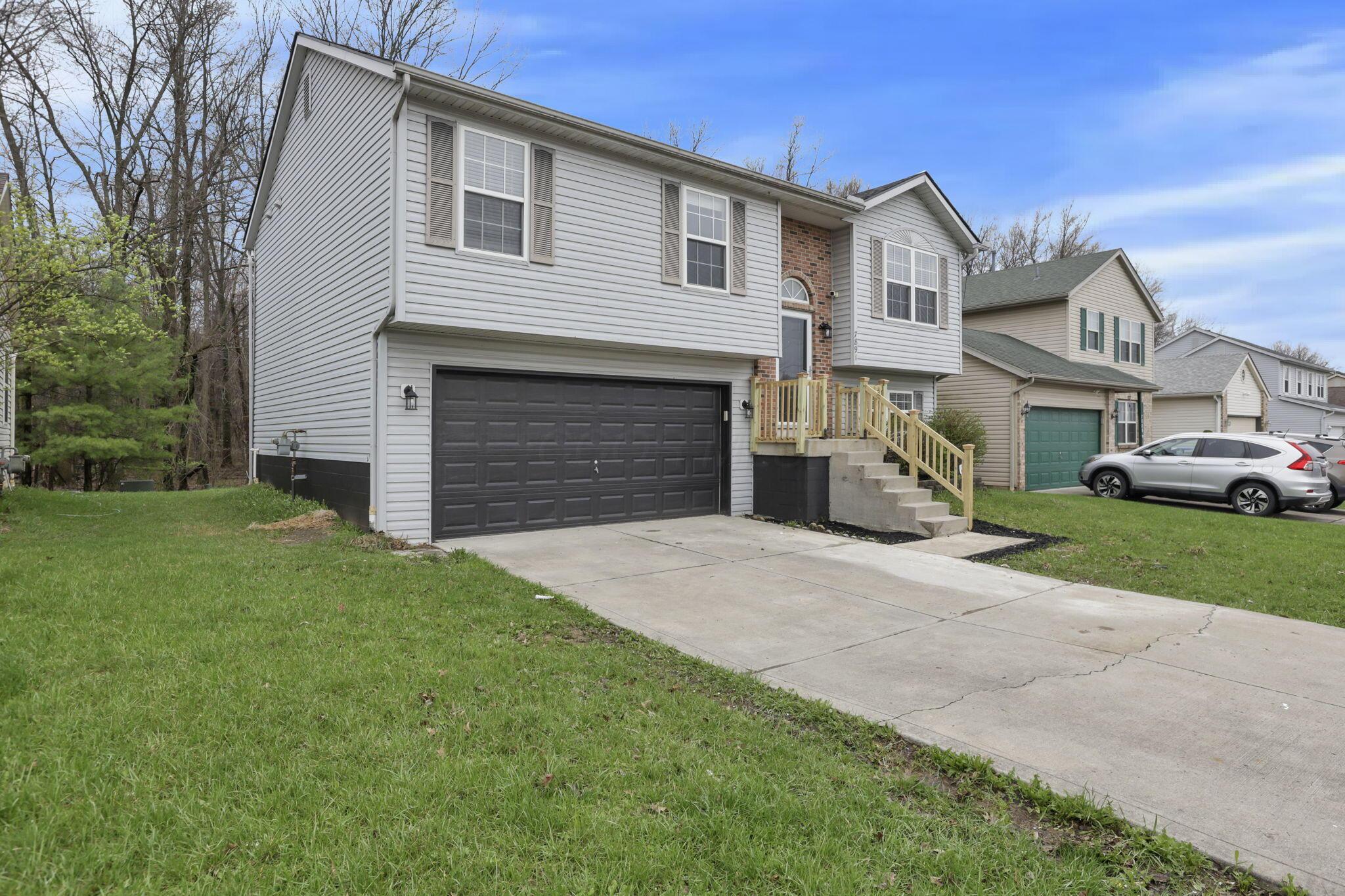 7891 Fairfax Loop Drive, Blacklick, Ohio image 2