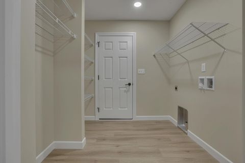 Tiny photo for 63 Appleseed Court Court, Howard, OH 43028 (MLS # 225041078)