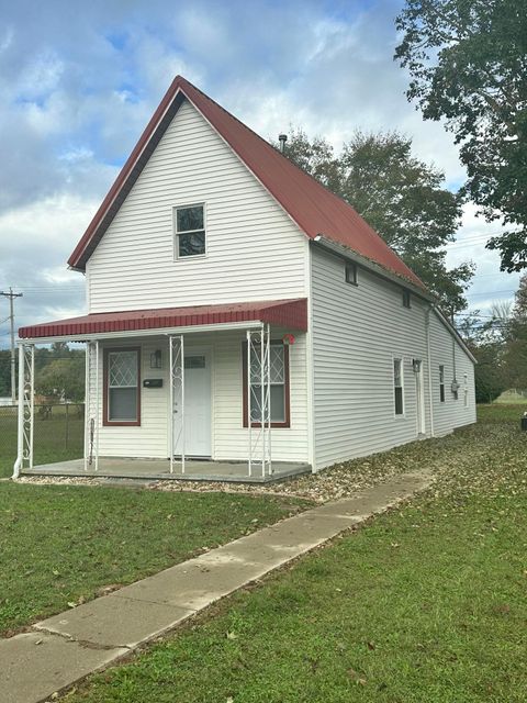 Photo of 411 1st Avenue, Waverly, OH 45690 (MLS # 225037887)