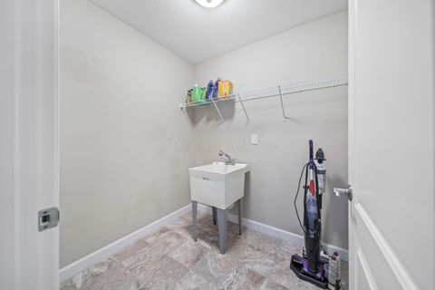 Tiny photo for 465 Hawking Drive, Galena, OH 43021 (MLS # 225039571)