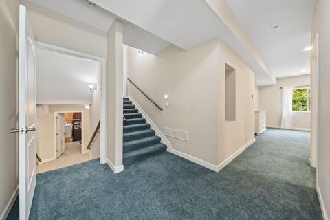 Tiny photo for 465 Hawking Drive, Galena, OH 43021 (MLS # 225039571)