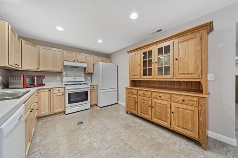 Tiny photo for 465 Hawking Drive, Galena, OH 43021 (MLS # 225039571)