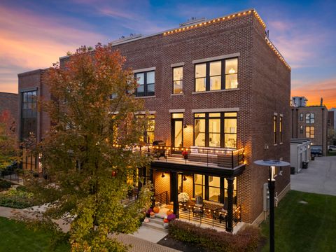 Photo of 286 Neruda Avenue, Columbus, OH 43215 (MLS # 224039190)
