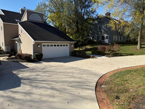 Photo of 745 Highland Drive, Columbus, OH 43214 (MLS # 225042320)