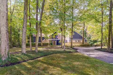Photo of 1037 Ravine Ridge Drive, Columbus, OH 43085 (MLS # 225040104)