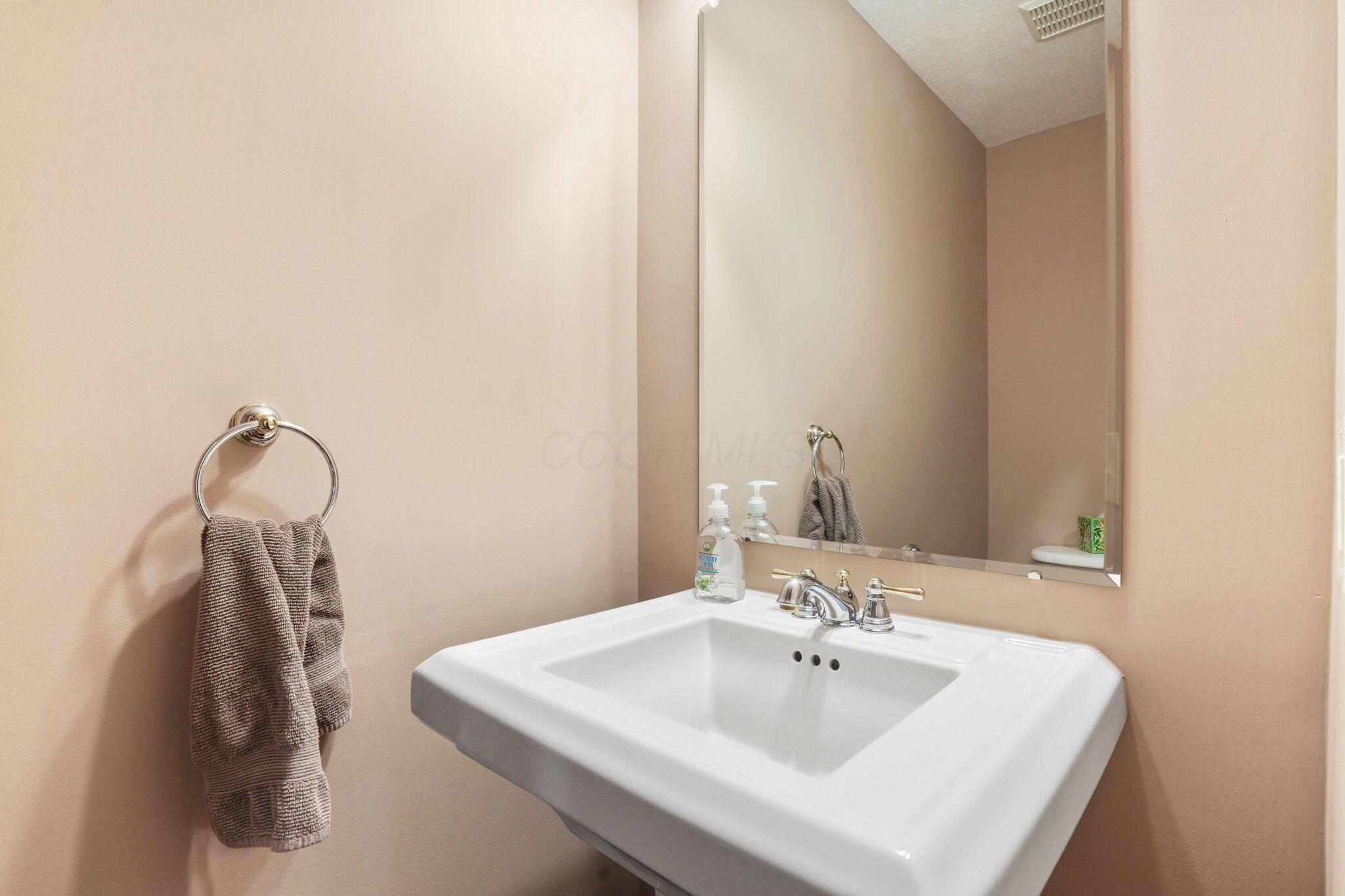 3311 Mccammon Estates Drive, Lewis Center, Ohio image 33