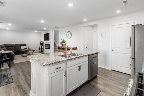 Tiny photo for 377 St James Gate Way, Newark, OH 43055 (MLS # 226002627)