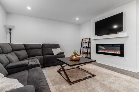 Tiny photo for 377 St James Gate Way, Newark, OH 43055 (MLS # 226002627)