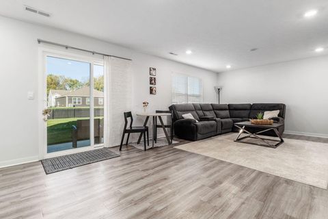 Tiny photo for 377 St James Gate Way, Newark, OH 43055 (MLS # 226002627)