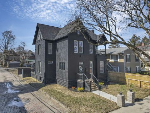 Photo of 269 S 18th Street, Columbus, OH 43205 (MLS # 226006274)