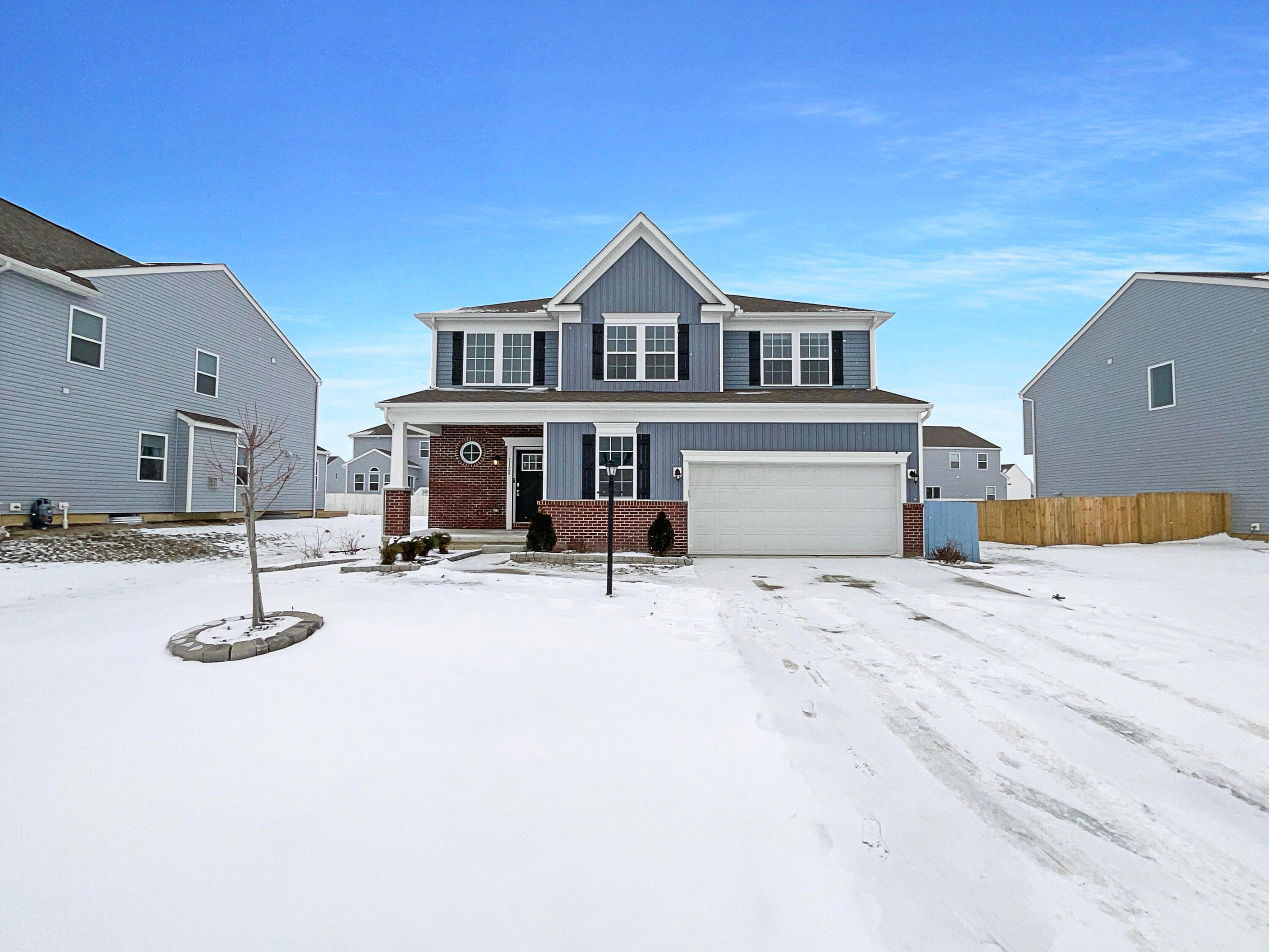1128 Legacy Lane, Pataskala, Ohio image 1