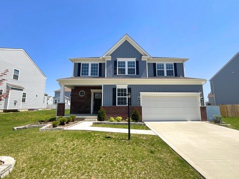 Photo of 1128 Legacy Lane, Pataskala, OH 43062 (MLS # 225005066)