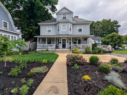 Photo of 534 W Main Street, Newark, OH 43055 (MLS # 226012142)