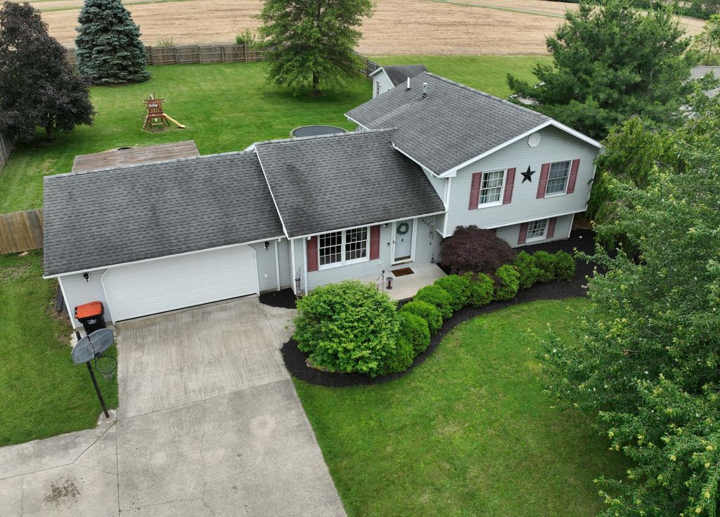 Photo of 533 W Main Street, Leesburg, OH 45135 (MLS # 226018521)
