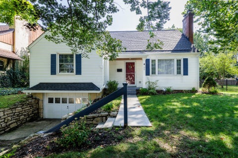 Photo of 92 N Harding Road, Columbus, OH 43209 (MLS # 226034446)