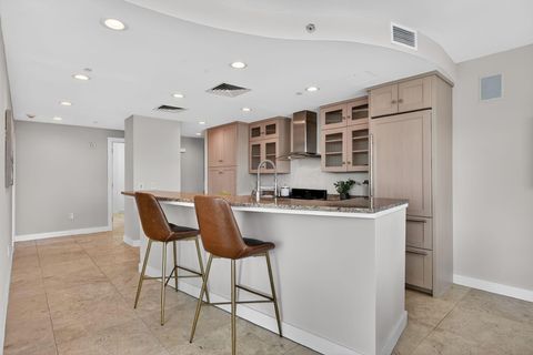 Tiny photo for 1 Miranova Place 1840 #1840, Columbus, OH 43215 (MLS # 226013103)