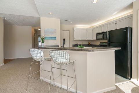 Tiny photo for 3426 Fishinger Mill Drive A8 #A8, Hilliard, OH 43026 (MLS # 226002571)