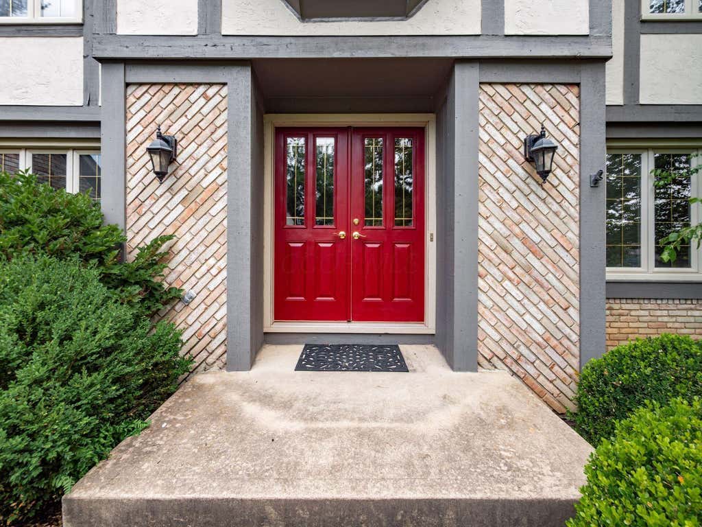 Photo of 5336 Aryshire Drive, Dublin, OH 43017 (MLS # 226024190)