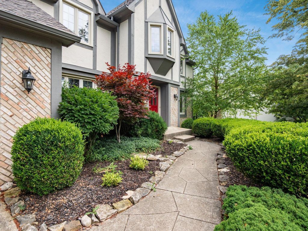 Photo of 5336 Aryshire Drive, Dublin, OH 43017 (MLS # 226024190)