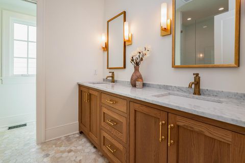 Tiny photo for 1565 Berkshire Road, Columbus, OH 43221 (MLS # 225039502)