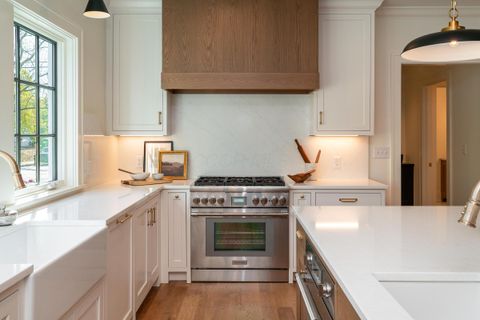 Tiny photo for 1565 Berkshire Road, Columbus, OH 43221 (MLS # 225039502)
