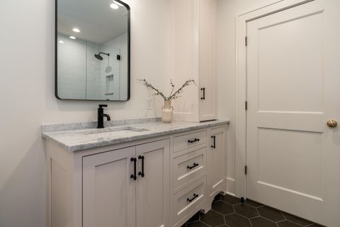 Tiny photo for 1565 Berkshire Road, Columbus, OH 43221 (MLS # 225039502)