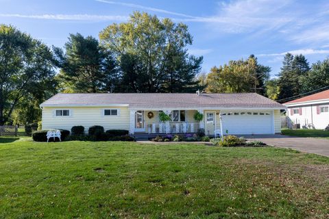 Photo of 71 Barb Avenue, Heath, OH 43056 (MLS # 225039612)