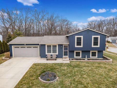 Photo of 5370 Cherry Creek Parkway S, Columbus, OH 43228 (MLS # 226002153)