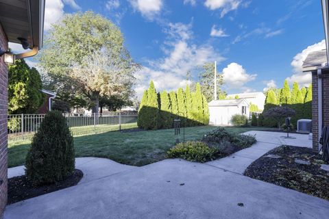 Tiny photo for 2584 Clark Drive, Grove City, OH 43123 (MLS # 225040136)