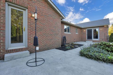 Tiny photo for 2584 Clark Drive, Grove City, OH 43123 (MLS # 225040136)