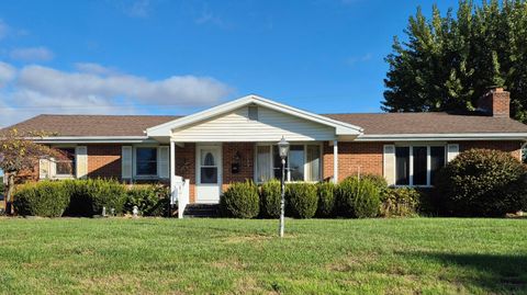 Photo of 259 Carolyn Road, Washington Court House, OH 43160 (MLS # 225039009)