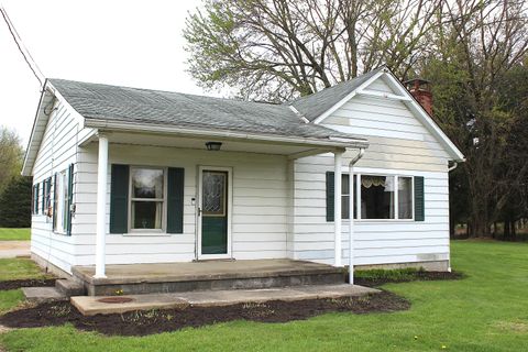 Photo of 5719 North Road, Lewis Center, OH 43035 (MLS # 226011606)