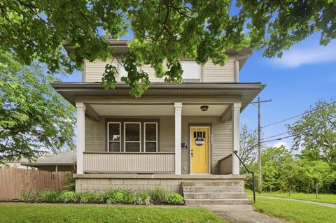 Photo of 982 Olmstead Avenue, Columbus, OH 43201 (MLS # 226015014)