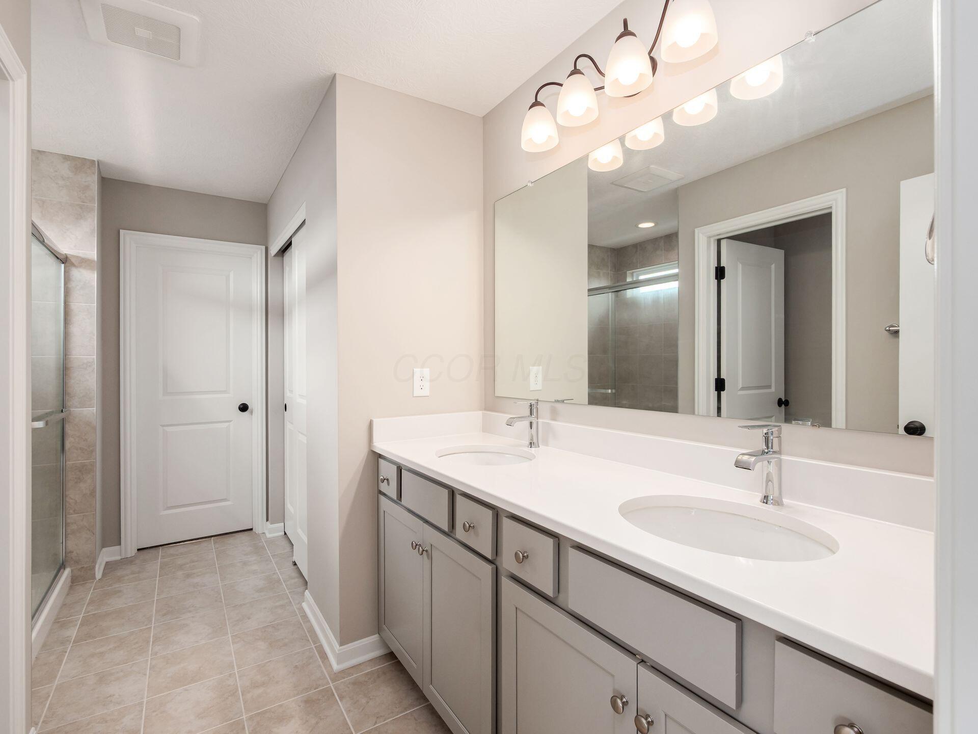 328 Sage Hill Drive, Lewis Center, Ohio image 32