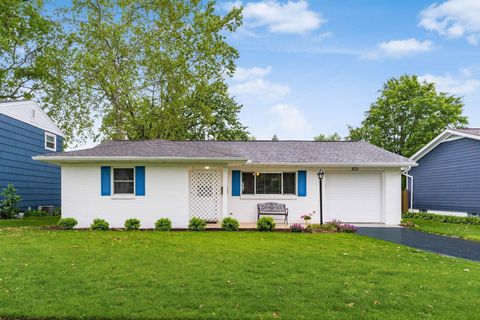 Photo of 531 Deerwood Avenue E, Columbus, OH 43230 (MLS # 226018933)