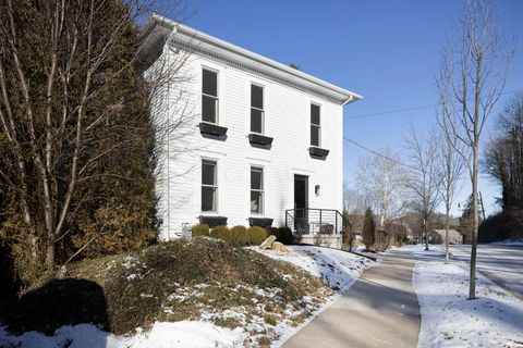 Tiny photo for 442 E Broadway, Granville, OH 43023 (MLS # 226003056)