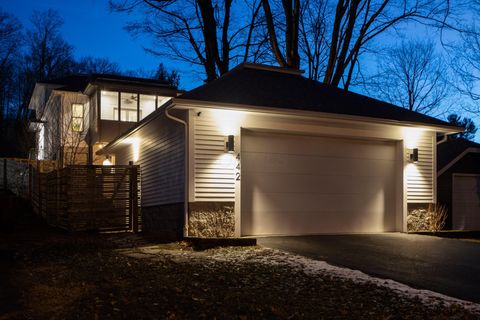 Tiny photo for 442 E Broadway, Granville, OH 43023 (MLS # 226003056)