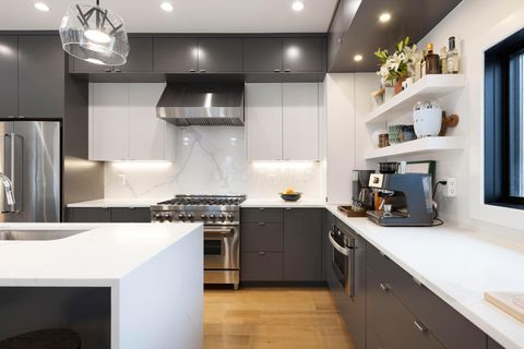 Tiny photo for 442 E Broadway, Granville, OH 43023 (MLS # 226003056)