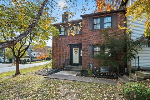 Photo of 222 Saint Claire Drive, Chillicothe, OH 45601 (MLS # 226008742)