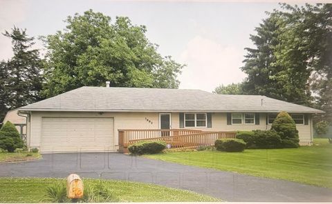 Photo of 1992 Brown Road, Grove City, OH 43123 (MLS # 226013956)